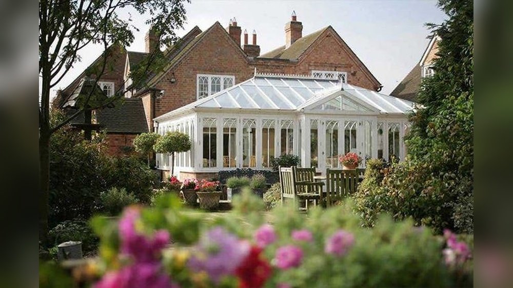 Conservatory Or Orangery? A Definitive Guide to Choosing the Right Home Extension